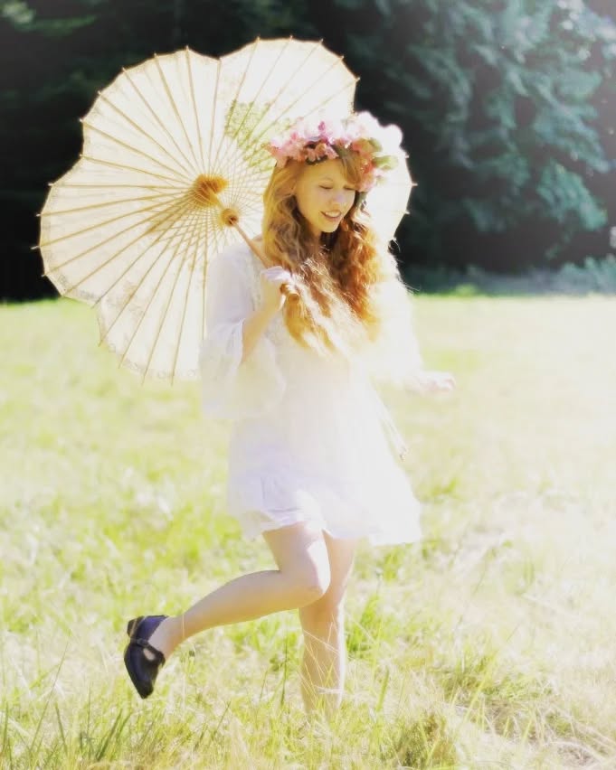 Who Is Dolly Little? Complete Biography, Age, Career & Net Worth 2026